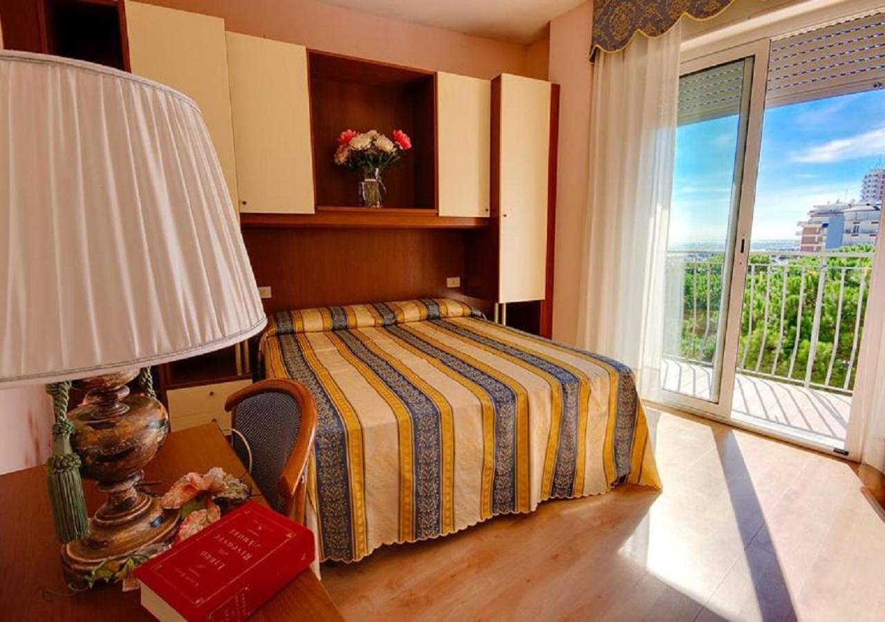 Hotel Jet Лидо ди Йезоло Екстериор снимка