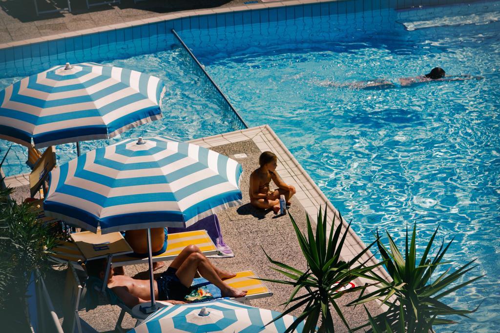 Hotel Jet Лидо ди Йезоло Екстериор снимка